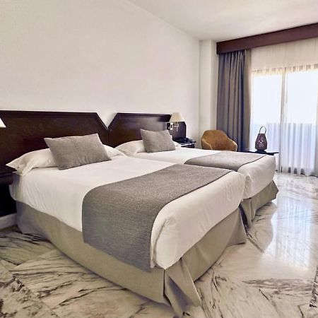 Hotel Turia Valenza Esterno foto