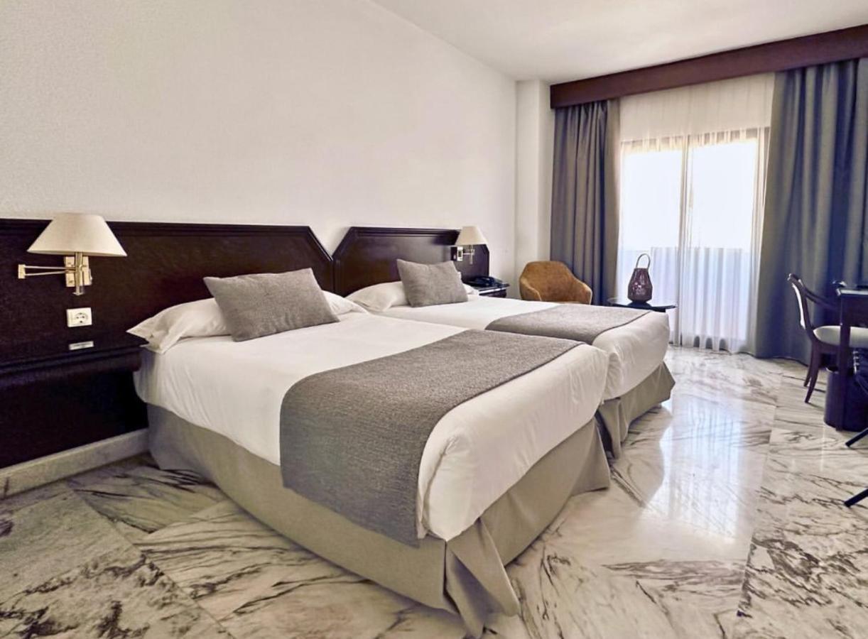 Hotel Turia Valenza Esterno foto